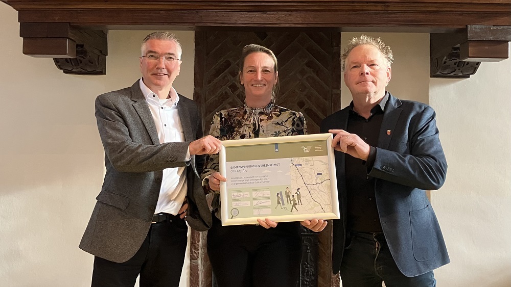 Foto met Frank Berends (Rijkswaterstaat), Bouke van Vught (gemeente Land van Cuijk), Peter Stevens (gemeente Gennep)